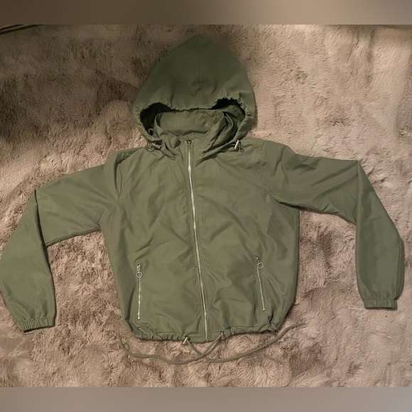 Lightweight green zip up, sewn with multiple  layers. - Picture 2 of 7